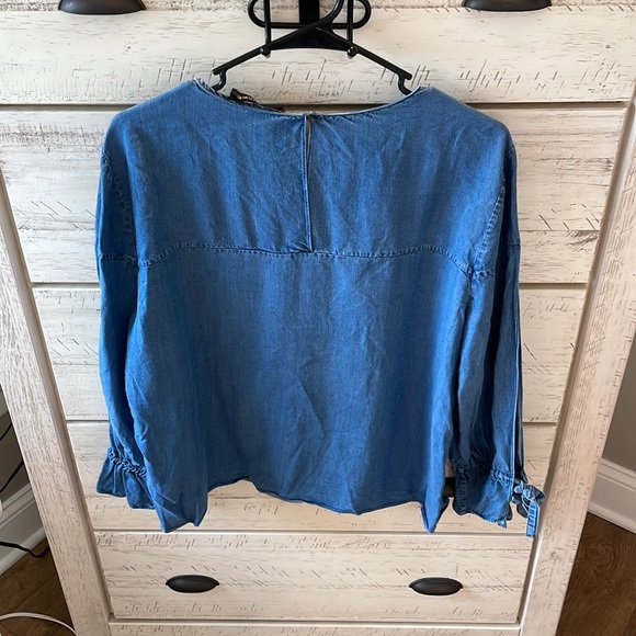 Banana Republic Jean Top - Picture 4 of 7